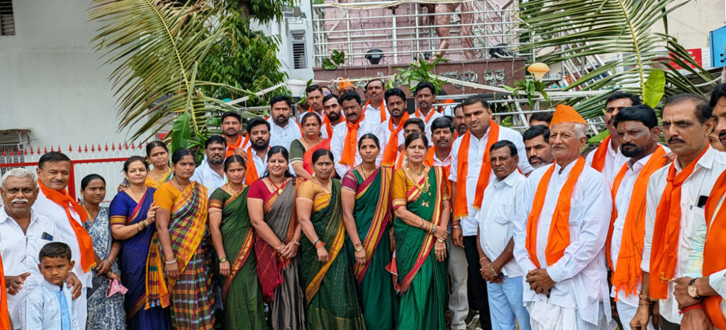 ಸಿಂಧನೂರು: ಸ್ವಾತಂತ್ರ್ಯ ಸೇನಾನಿ ಕಿತ್ತೂರ ರಾಣಿ ಚನ್ನಮ್ಮ ಪುತ್ಥಳಿಗೆ ಬಿಜೆಪಿ ರಾಜ್ಯಾಧ್ಯಕ್ಷ ಬಿ.ವೈ.ವಿಜಯೇಂದ್ರರಿಂದ ಗೌರವ ಸಲ್ಲಿಕೆ 3 Namma Sindhanuru Click For Breaking & Local News