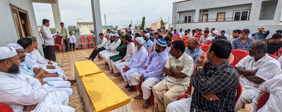 ಸಿಂಧನೂರು: ಎಮ್ಮೆಲ್ಲೆಯವರಿಂದ ಮುಸ್ಲಿಂ ಸಮುದಾಯ ನಿರ್ಲಕ್ಷ್ಯ ಆರೋಪ, ಜಾಫರ್ ಜಾಗೀರದಾರ ಮನೆಯಲ್ಲಿ ಮುಸ್ಲಿಂ ಮುಖಂಡರ ದಿಢೀರ್ ಸಭೆ 1 Namma Sindhanuru Click For Breaking & Local News