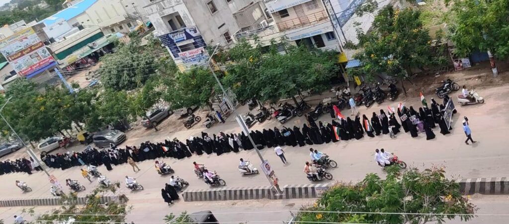 ಸಿಂಧನೂರು: ವಕ್ಫ್ ತಿದ್ದುಪಡಿ ಕಾಯ್ದೆ ವಿರೋಧಿಸಿ ಪ್ರತಿಭಟನಾ ಮೆರವಣಿಗೆ 1 Namma Sindhanuru Click For Breaking & Local News