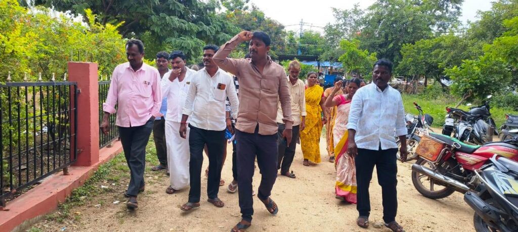 ಸಿಂಧನೂರು: ದಲಿತ ಮಹಿಳೆಯರ ಬಗ್ಗೆ ಅವಹೇಳನ ಮಾಡಿದ ಯತ್ನಾಳರನ್ನು ಶಾಸಕ ಸ್ಥಾನದಿಂದ ವಜಾಗೊಳಿಸಲು ಸಿಪಿಐಎಂಲ್ ಲಿಬರೇಶನ್ ಆಗ್ರಹ 1 Namma Sindhanuru Click For Breaking & Local News