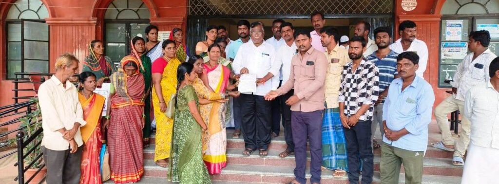 ಸಿಂಧನೂರು: ದಲಿತ ಮಹಿಳೆಯರ ಬಗ್ಗೆ ಅವಹೇಳನ ಮಾಡಿದ ಯತ್ನಾಳರನ್ನು ಶಾಸಕ ಸ್ಥಾನದಿಂದ ವಜಾಗೊಳಿಸಲು ಸಿಪಿಐಎಂಲ್ ಲಿಬರೇಶನ್ ಆಗ್ರಹ 2 Namma Sindhanuru Click For Breaking & Local News