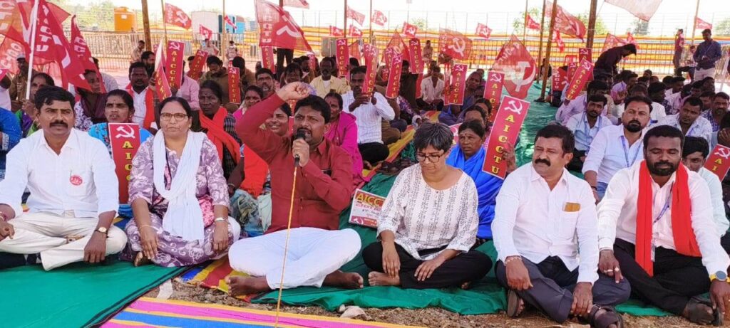 ಸಿಂಧನೂರು: ಘನತ್ಯಾಜ್ಯ ವಿಲೇವಾರಿ ವಾಹನ ಚಾಲಕರನ್ನು ಖಾಯಂಗೊಳಿಸಿ: ಮೈತ್ರೇಯಿ ಕೃಷ್ಣನ್ ಆಗ್ರಹ 1 Namma Sindhanuru Click For Breaking & Local News